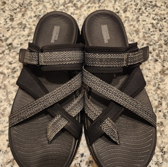 Sketchers Slides - Picture 3 of 4